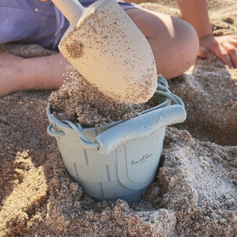 Set de plage en silicone - Seau et pelle